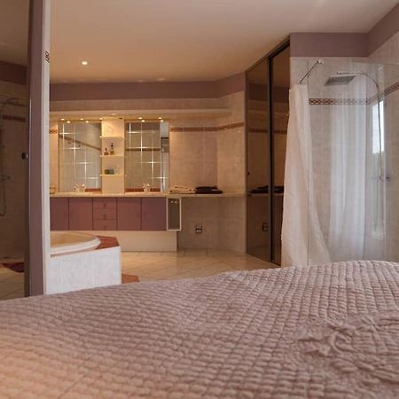 Elegante villa de 180m3 avec la superbe vue Connaux Extérieur photo