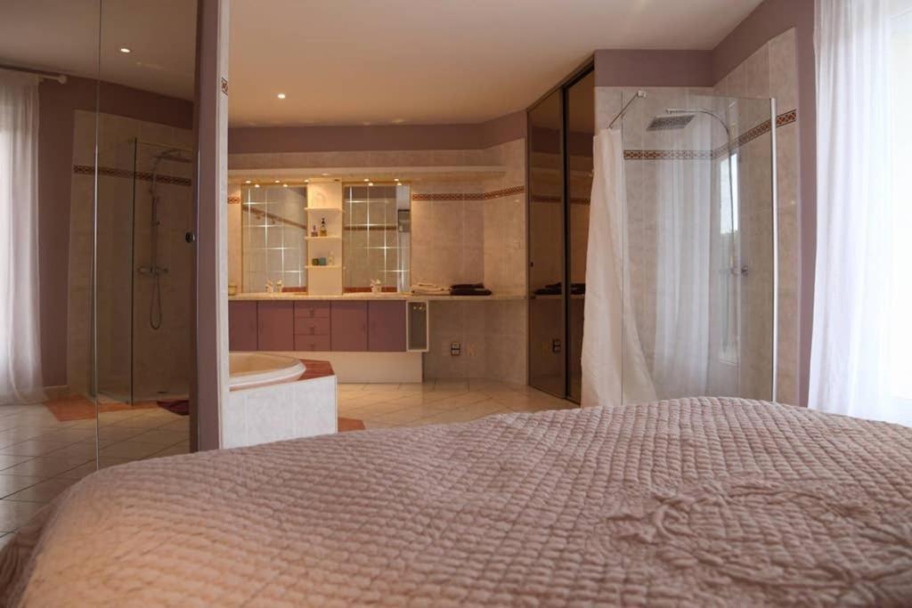 Elegante villa de 180m3 avec la superbe vue Connaux Extérieur photo