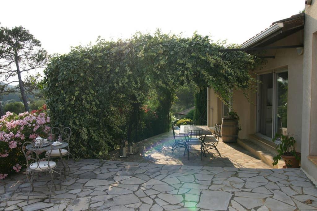Elegante villa de 180m3 avec la superbe vue Connaux Extérieur photo