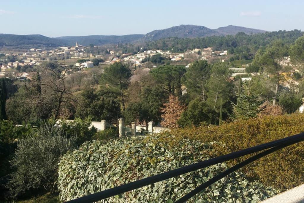 Elegante villa de 180m3 avec la superbe vue Connaux Extérieur photo