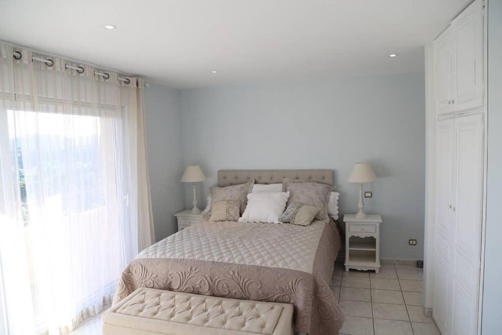 Elegante villa de 180m3 avec la superbe vue Connaux Extérieur photo