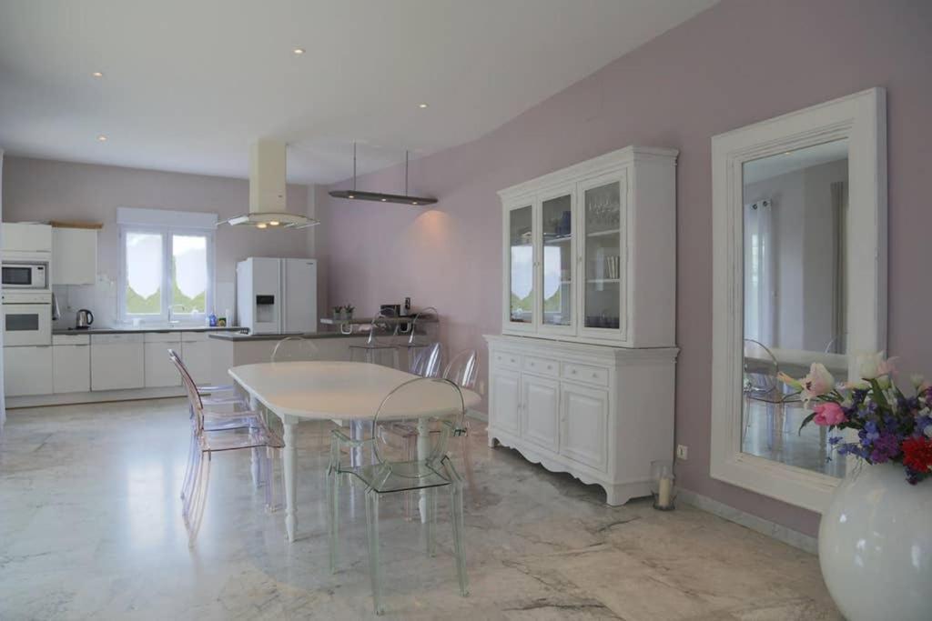 Elegante villa de 180m3 avec la superbe vue Connaux Extérieur photo